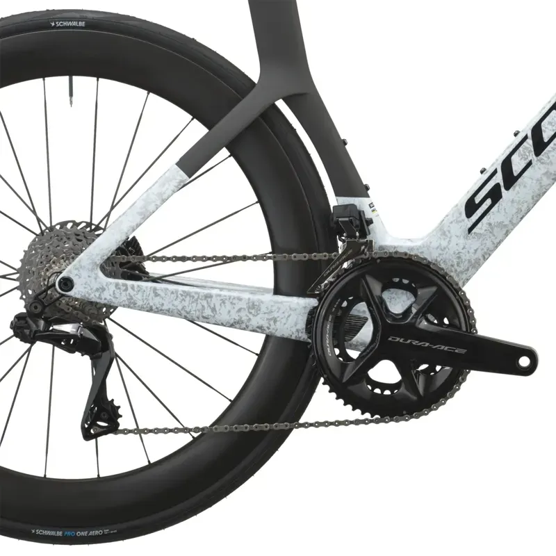 Scott Foil RC Pro Road Bike in Rush White/Carbon Black-4
