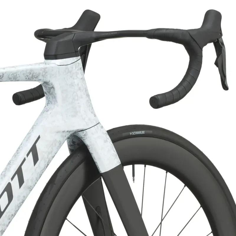 Scott Foil RC Pro Road Bike in Rush White/Carbon Black-7