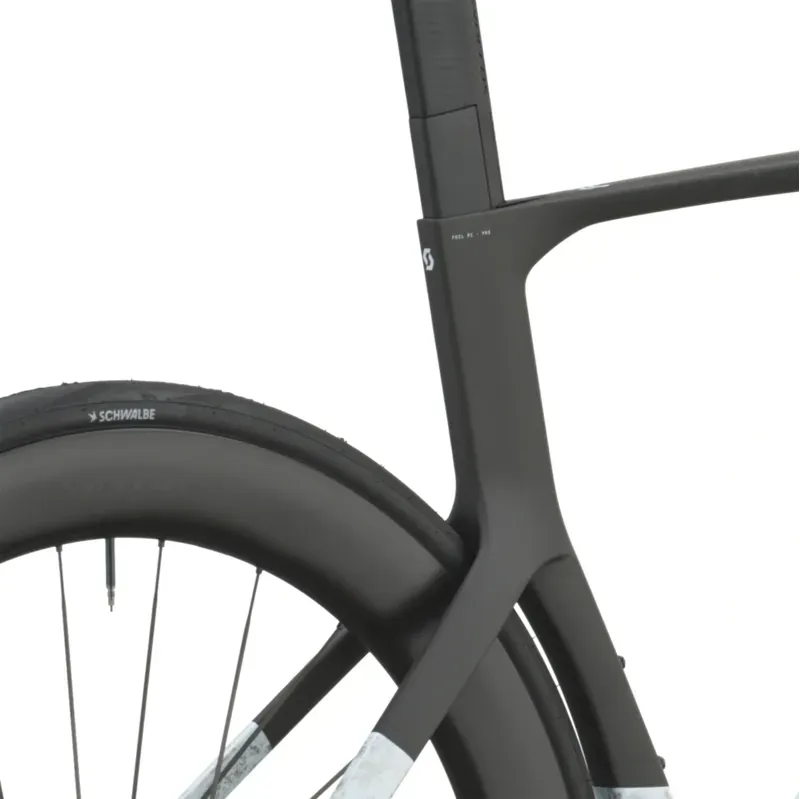 Scott Foil RC Pro Road Bike in Rush White/Carbon Black-8
