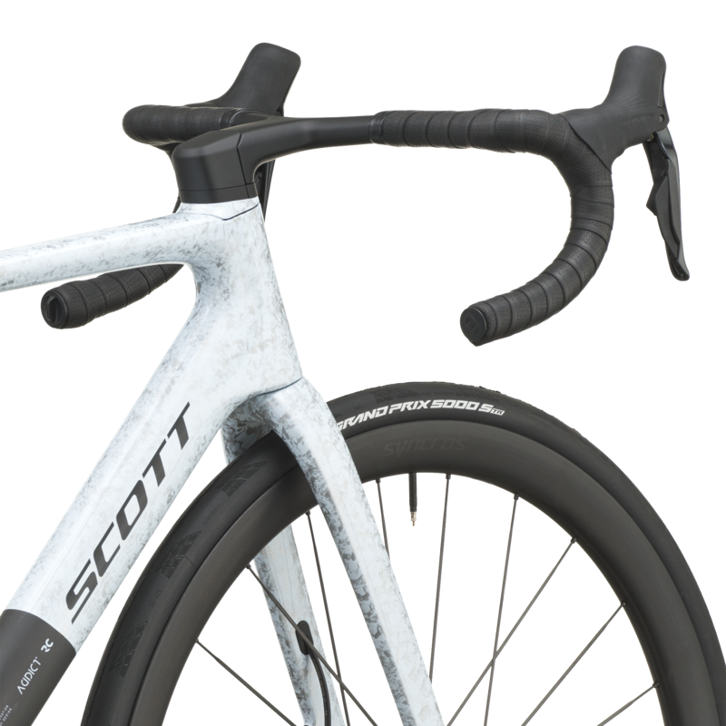 Scott Addict RC Pro Road Bike in Rush White/Carbon Black-6